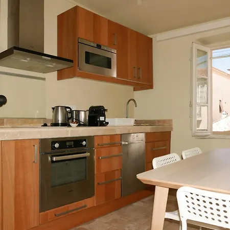 One Bedroom In The Old Center Of Lägenhet Antibes
