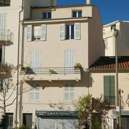 One Bedroom In The Old Center Of Lägenhet Antibes