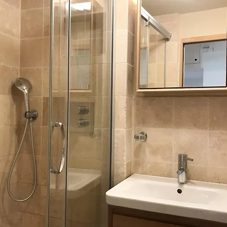 Appartement One Bedroom In The Old Center Of Antibes