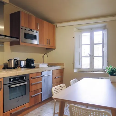 One Bedroom In The Old Center Of